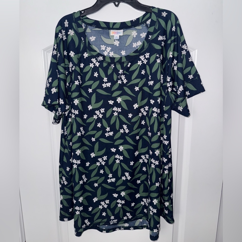 LuLaRoe Hailey navy green daisies and leaves lightly ribbed EUC